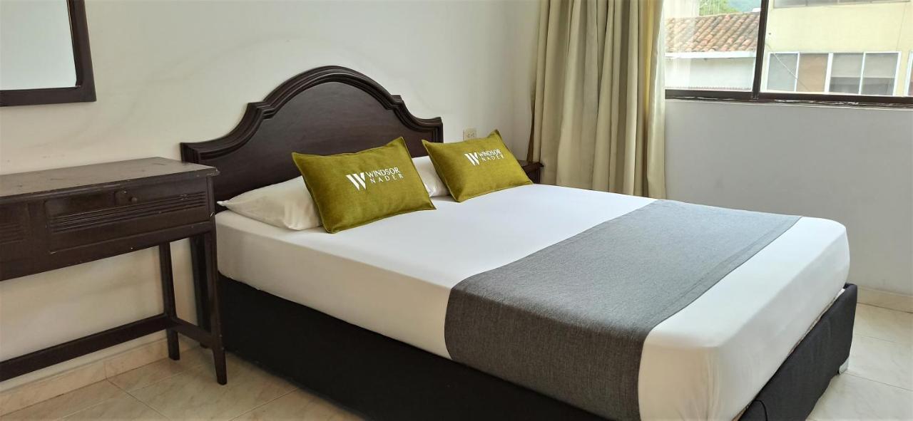 Hotel Windsor Plaza - Downtown كالي المظهر الخارجي الصورة