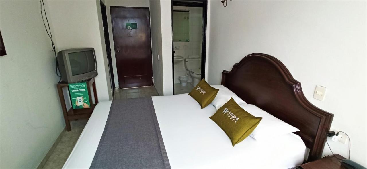 Hotel Windsor Plaza - Downtown كالي المظهر الخارجي الصورة