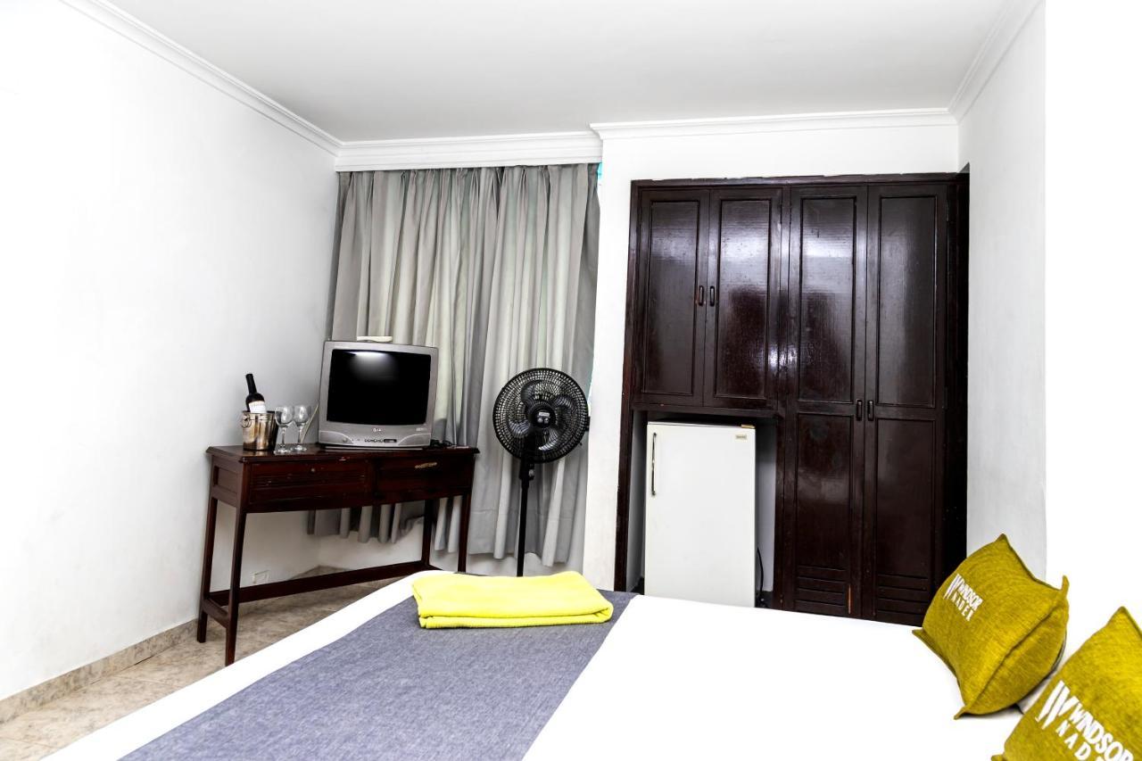Hotel Windsor Plaza - Downtown كالي المظهر الخارجي الصورة