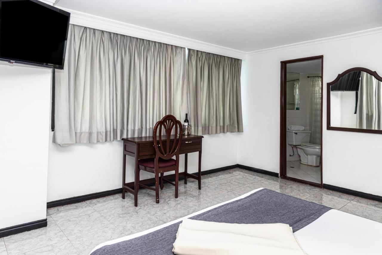Hotel Windsor Plaza - Downtown كالي المظهر الخارجي الصورة