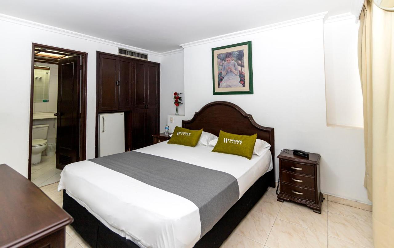 Hotel Windsor Plaza - Downtown كالي المظهر الخارجي الصورة