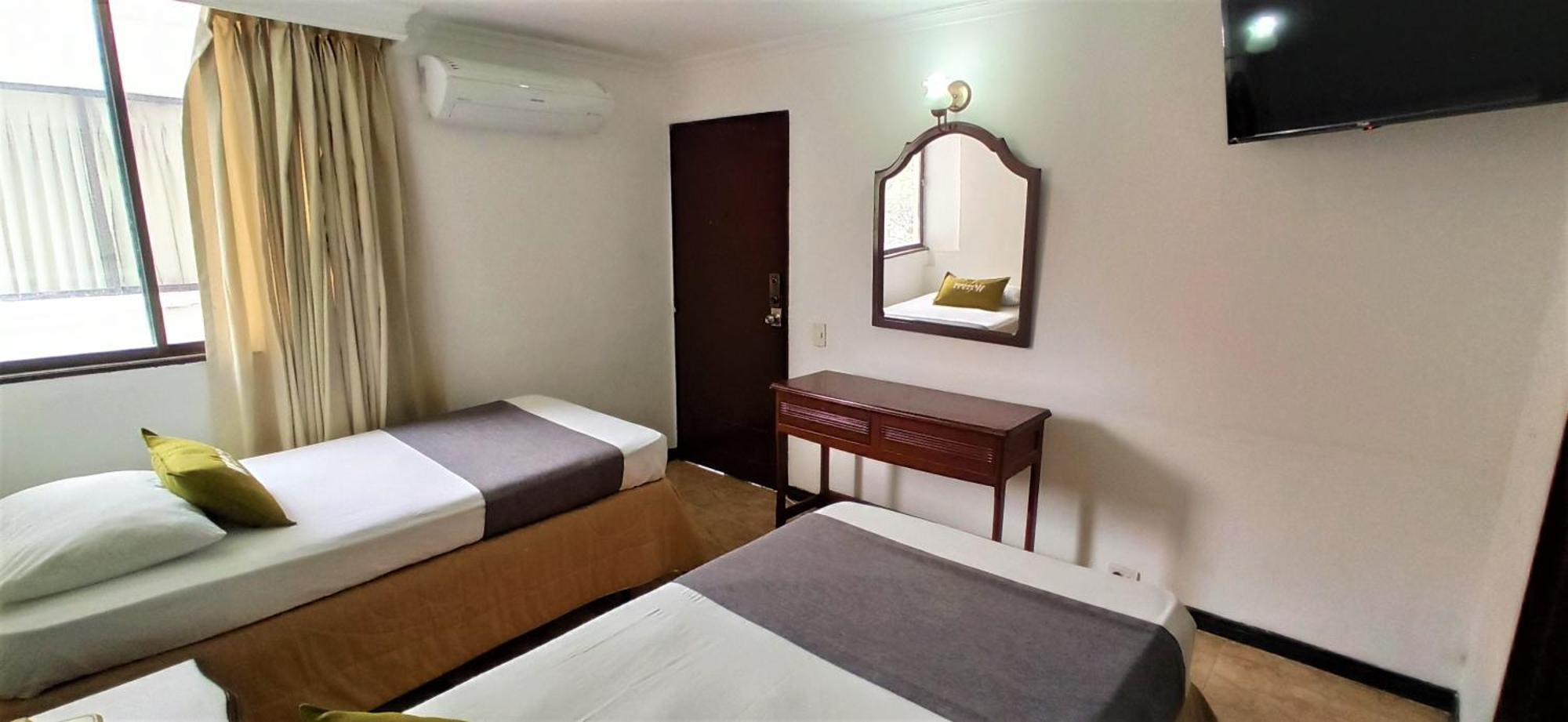 Hotel Windsor Plaza - Downtown كالي المظهر الخارجي الصورة
